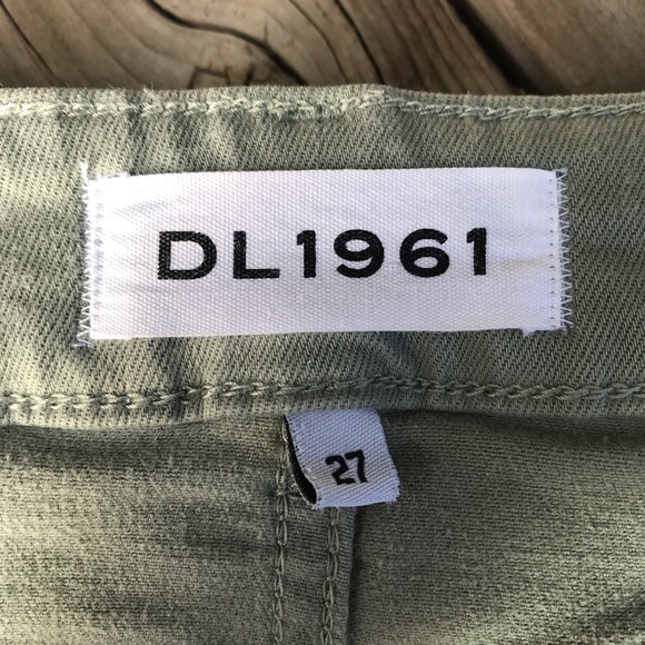 DL 1961 Florence Instascupt Cropped (Grove) - Picture 8 of 10